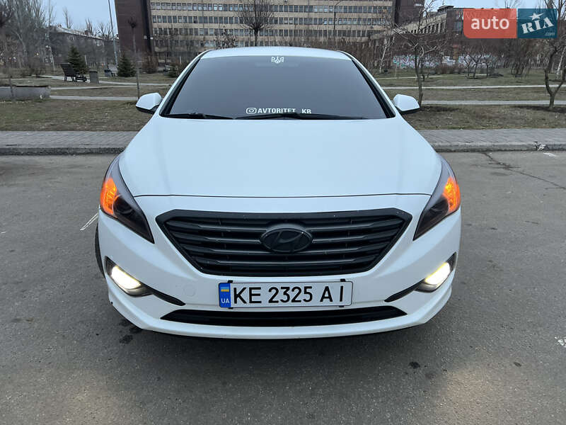 Седан Hyundai Sonata 2015 в Кривом Роге