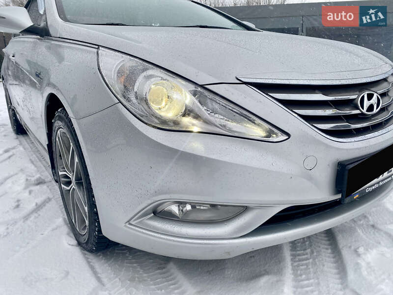 Hyundai Sonata 2011