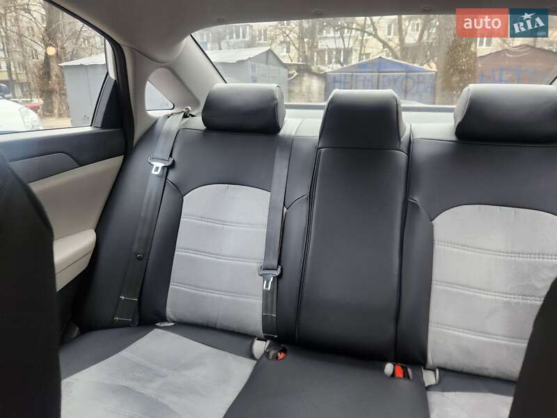 Седан Hyundai Sonata 2014 в Киеве