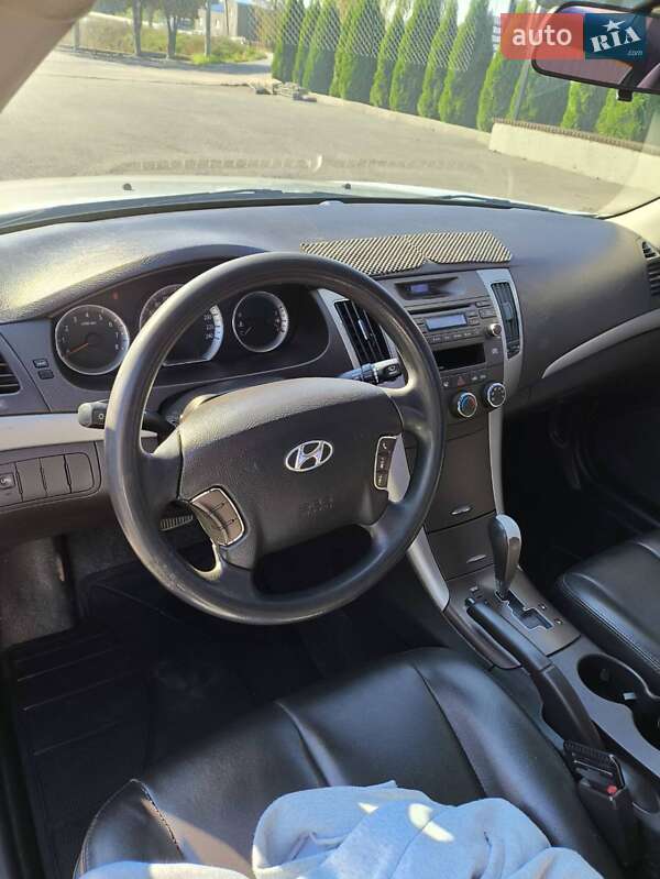 Седан Hyundai Sonata 2012 в Смілі