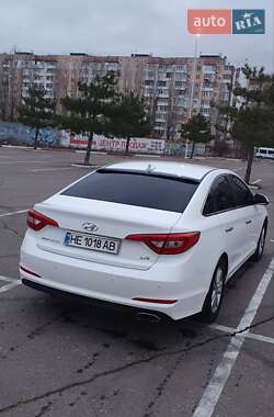 Седан Hyundai Sonata 2015 в Николаеве