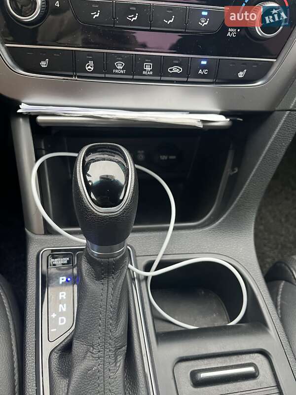 Седан Hyundai Sonata 2016 в Киеве