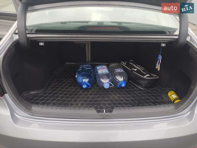 Седан Hyundai Sonata 2014 в Богуславе