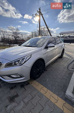 Седан Hyundai Sonata 2015 в Николаеве