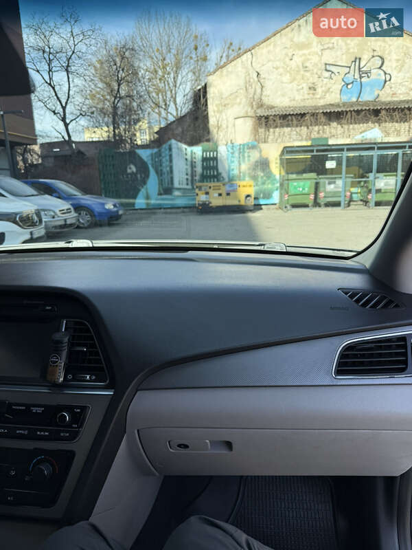 Седан Hyundai Sonata 2015 в Львове