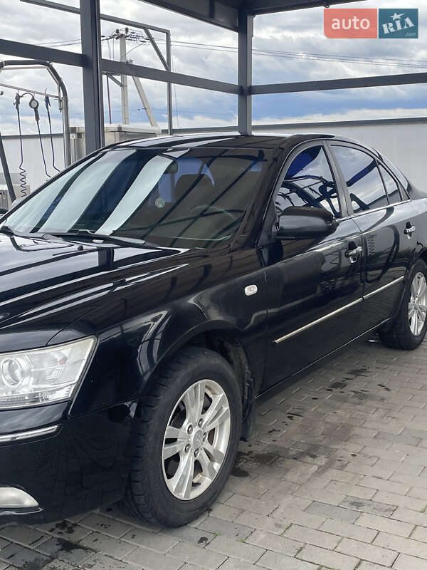Седан Hyundai Sonata 2009 в Хусті