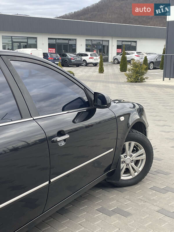 Седан Hyundai Sonata 2009 в Хусті
