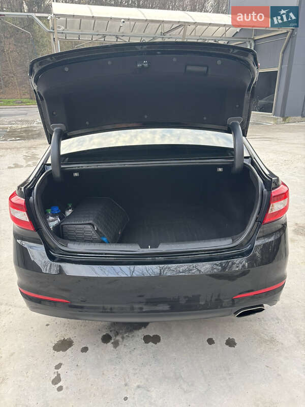 Седан Hyundai Sonata 2016 в Киеве