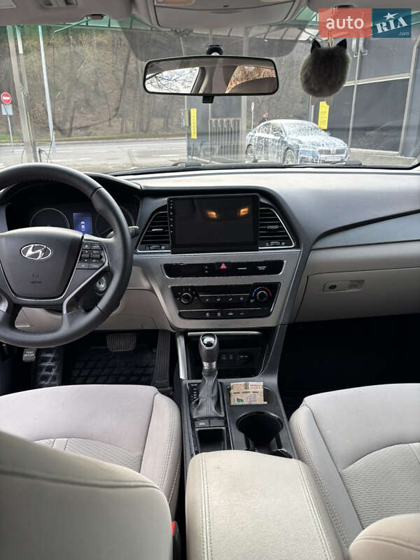 Седан Hyundai Sonata 2016 в Киеве