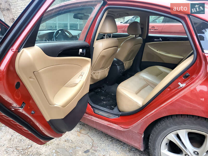 Седан Hyundai Sonata 2012 в Львове