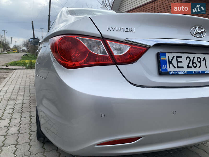 Седан Hyundai Sonata 2010 в Новомосковську