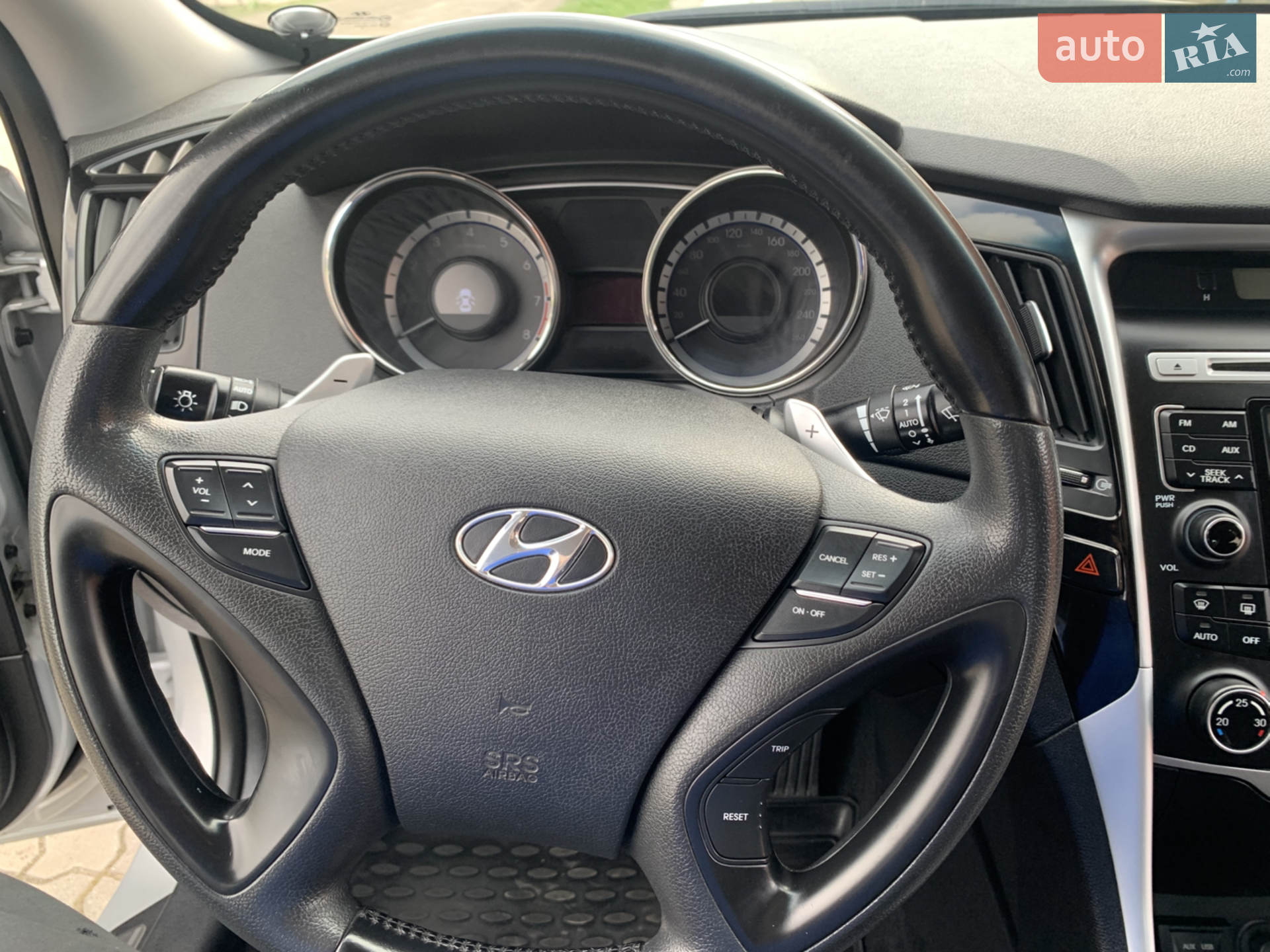 2010 Hyundai Sonata - мініатюра 19
