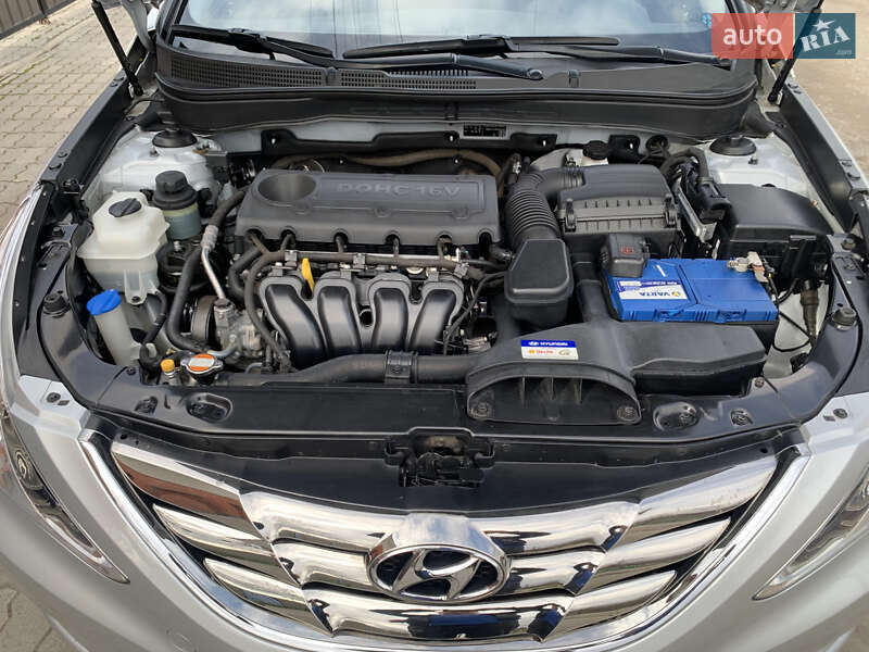 Седан Hyundai Sonata 2010 в Новомосковську