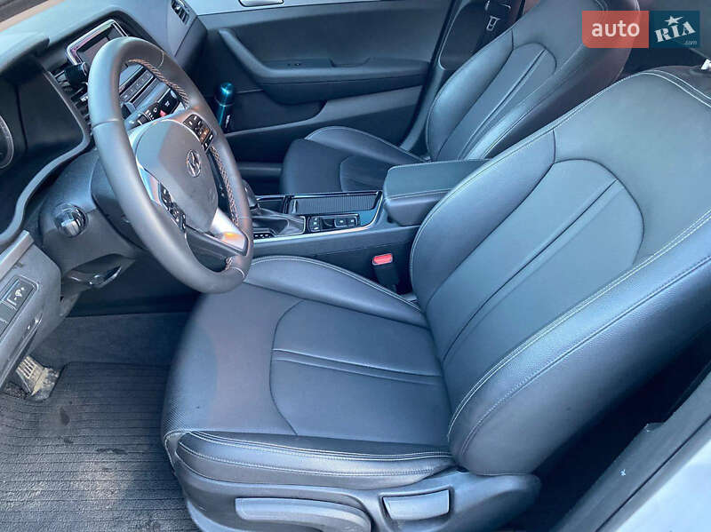 Седан Hyundai Sonata 2017 в Кривом Роге