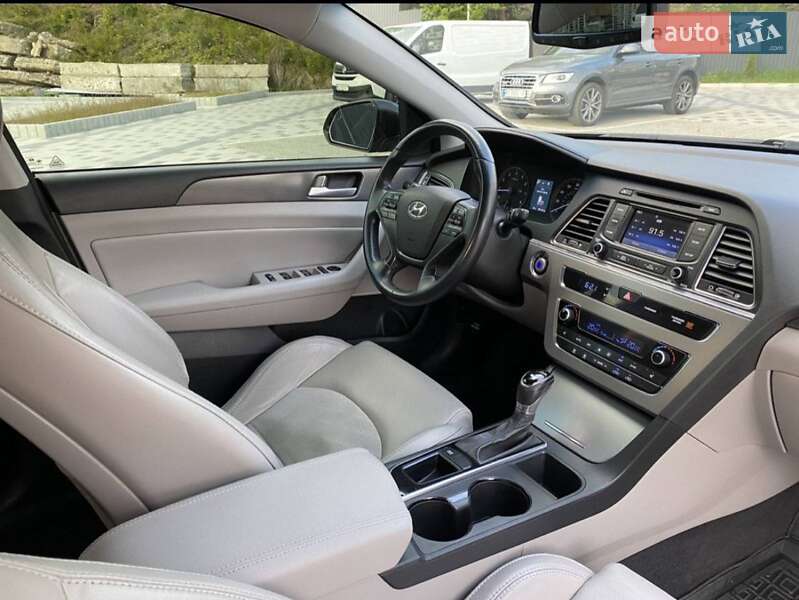 Седан Hyundai Sonata 2015 в Львове