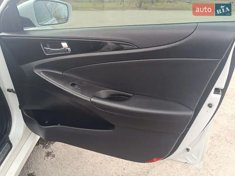 Hyundai Sonata 2010 VIN KMHEC41CBBA194992 фото оголошення 6 з 42