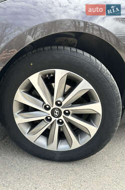 Седан Hyundai Sonata 2015 в Умани