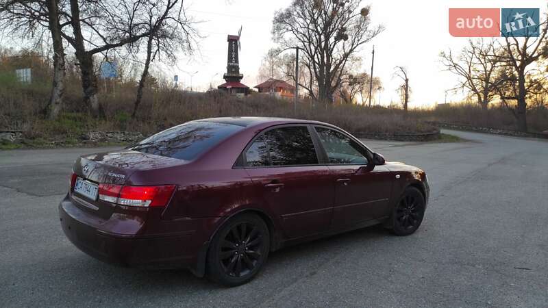 Седан Hyundai Sonata 2009 в Корсунь-Шевченківському фото 2 Седан Hyundai Sonata 2009 в Корсунь-Шевченківському