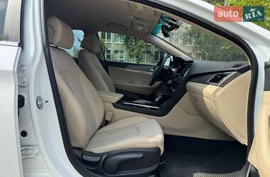 Седан Hyundai Sonata 2015 в 