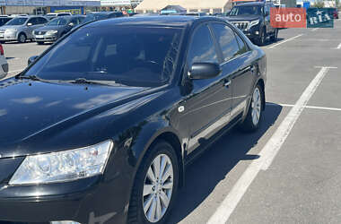 Седан Hyundai Sonata 2009 в  фото 4 Седан Hyundai Sonata 2009 в