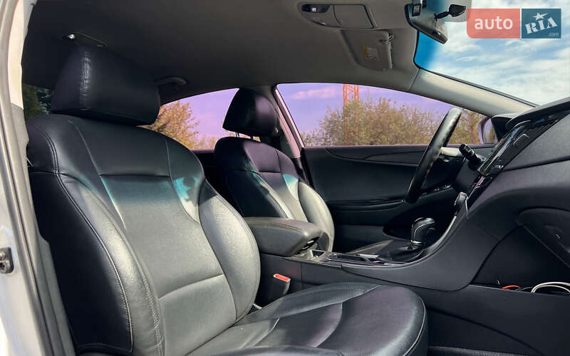 Седан Hyundai Sonata 2015 в Львове