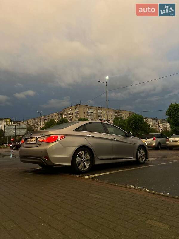 Седан Hyundai Sonata 2013 в Івано-Франківську