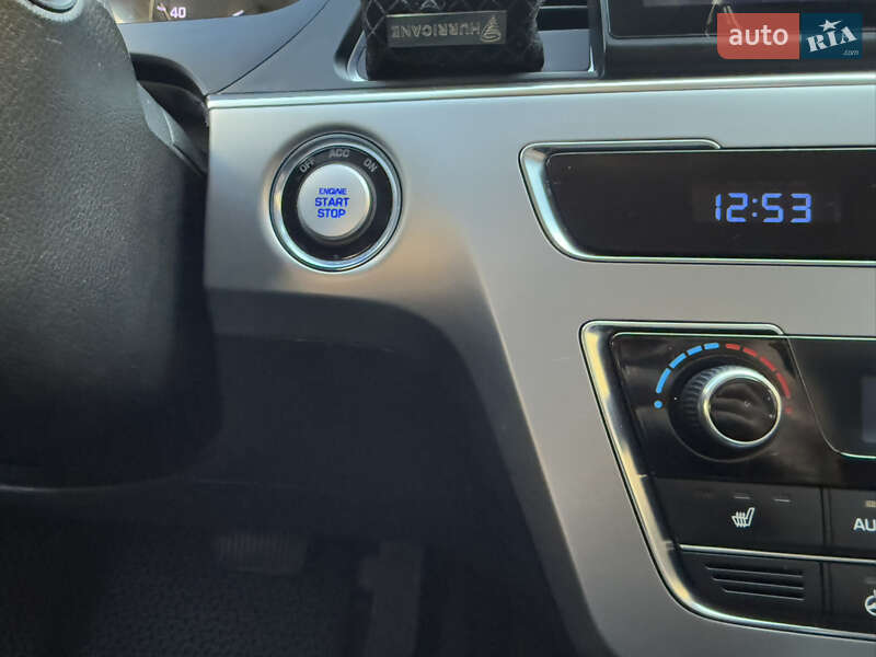 Седан Hyundai Sonata 2015 в Измаиле