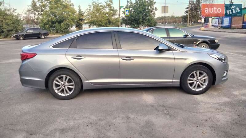 Седан Hyundai Sonata 2016 в Новоднестровске