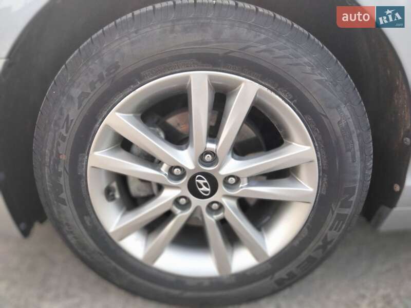 Седан Hyundai Sonata 2016 в Новоднестровске