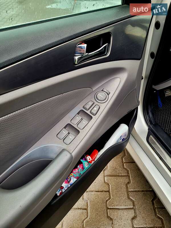 Седан Hyundai Sonata 2014 в Львове