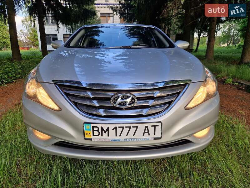 Седан Hyundai Sonata 2010 в Ромнах