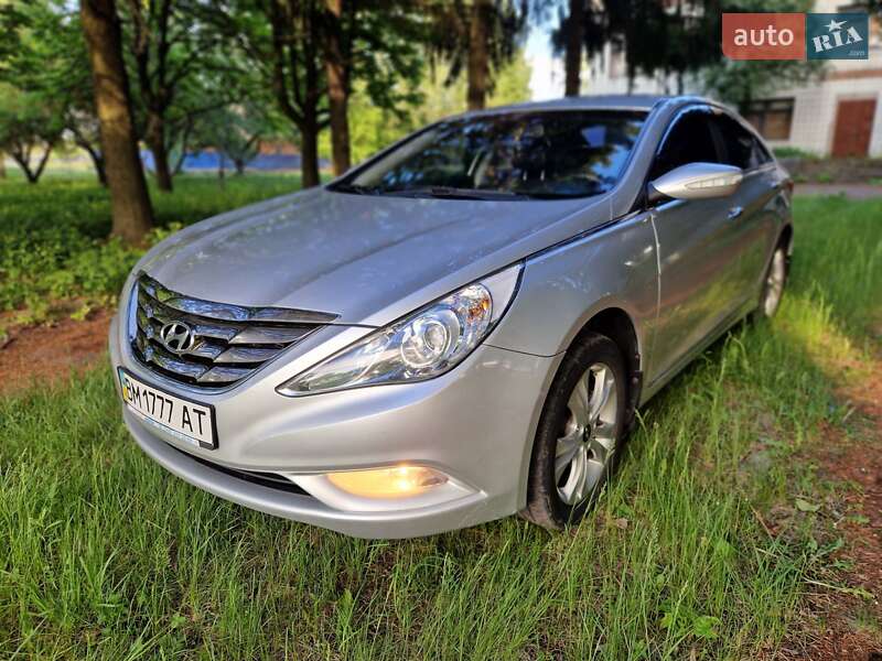 Седан Hyundai Sonata 2010 в Ромнах
