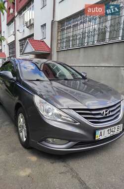 Седан Hyundai Sonata 2011 в Петропавловской Борщаговке