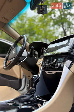 Седан Hyundai Sonata 2011 в 