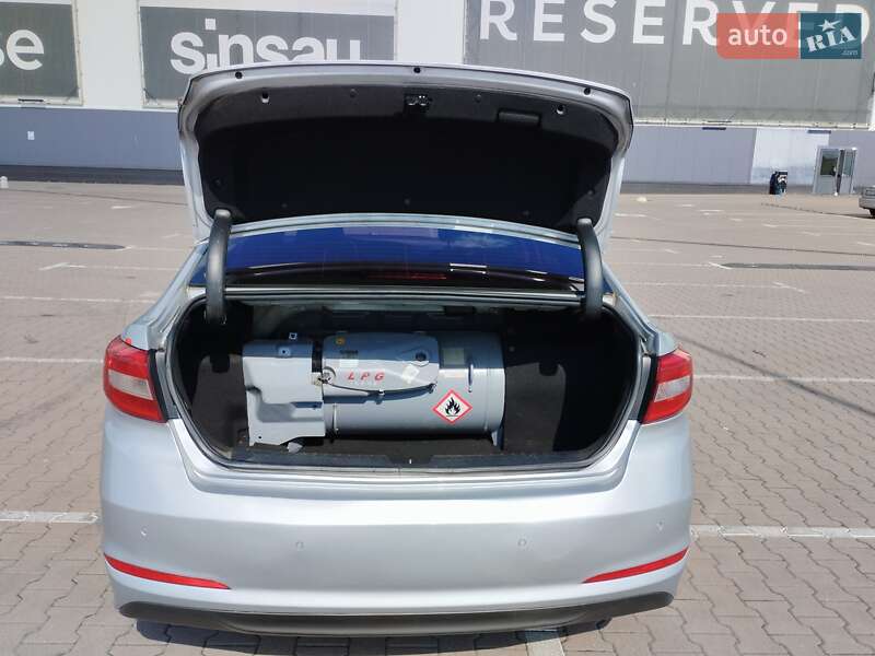 Седан Hyundai Sonata 2016 в Киеве