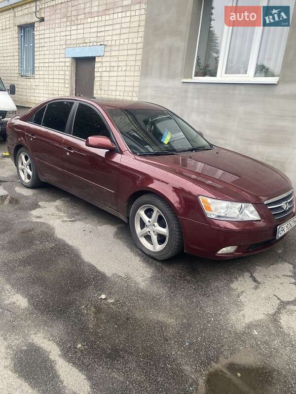Седан Hyundai Sonata 2009 в Ровно