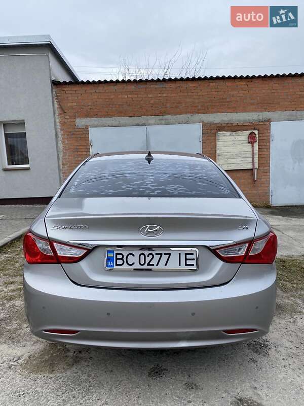 Седан Hyundai Sonata 2014 в Николаеве