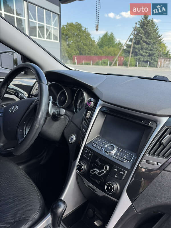 Седан Hyundai Sonata 2011 в Бершаді