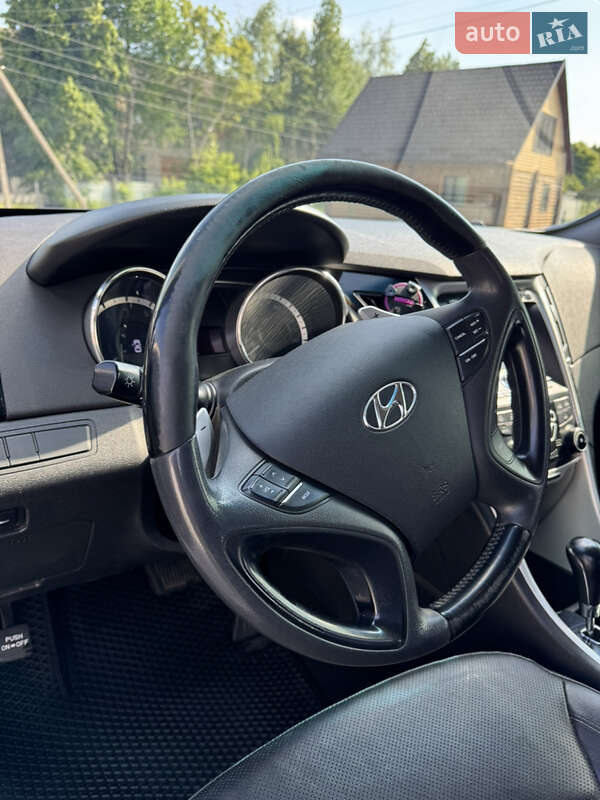 Седан Hyundai Sonata 2011 в Бершаді