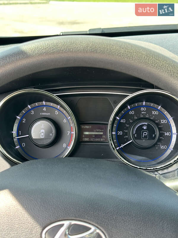 Седан Hyundai Sonata 2012 в Чернівцях