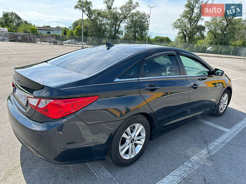 Седан Hyundai Sonata 2012 в Чернівцях