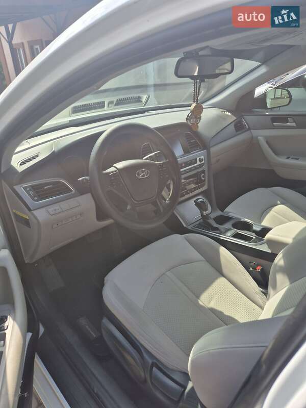 Седан Hyundai Sonata 2015 в Первомайську