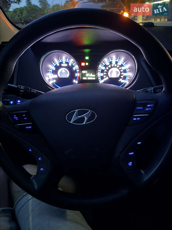 Седан Hyundai Sonata 2014 в Долині