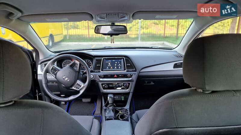 Седан Hyundai Sonata 2017 в Софиевской Борщаговке