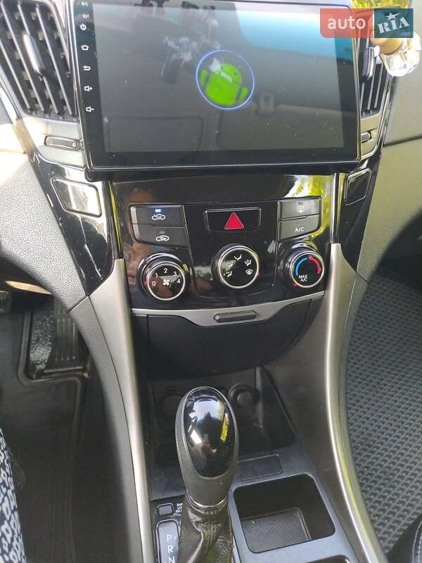 Седан Hyundai Sonata 2013 в Остроге