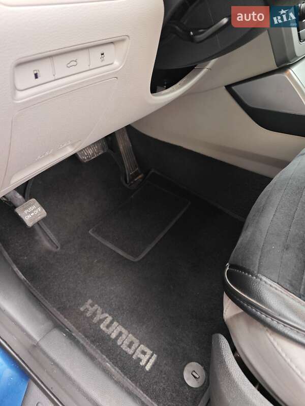 Седан Hyundai Sonata 2015 в Киеве