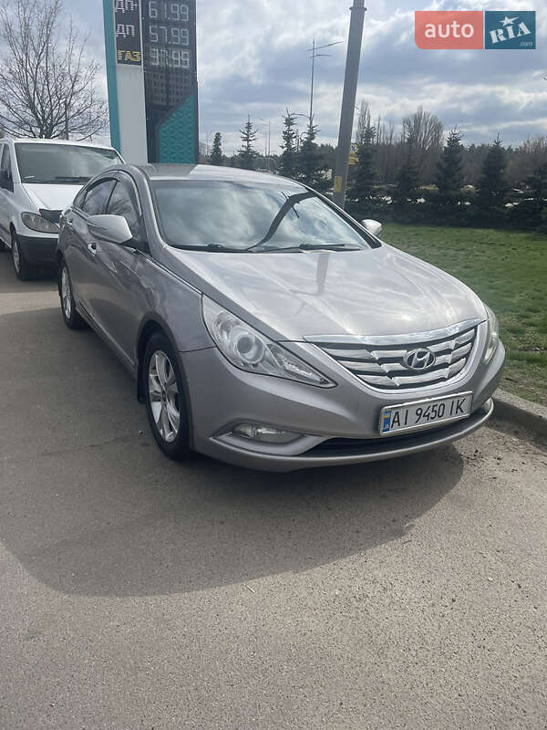 Hyundai Sonata 2011
