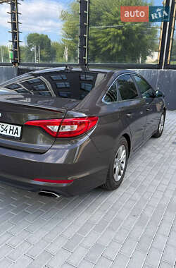 Седан Hyundai Sonata 2015 в Ровно