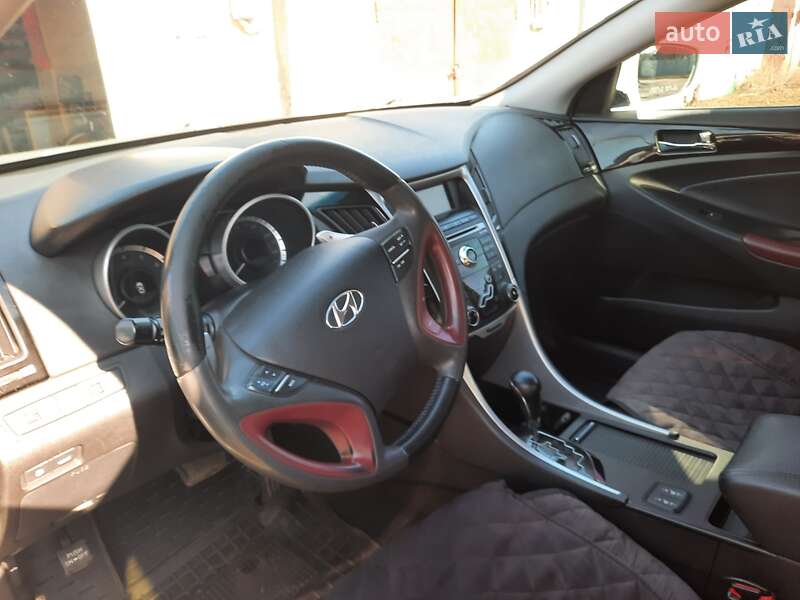 Седан Hyundai Sonata 2011 в Карлівці