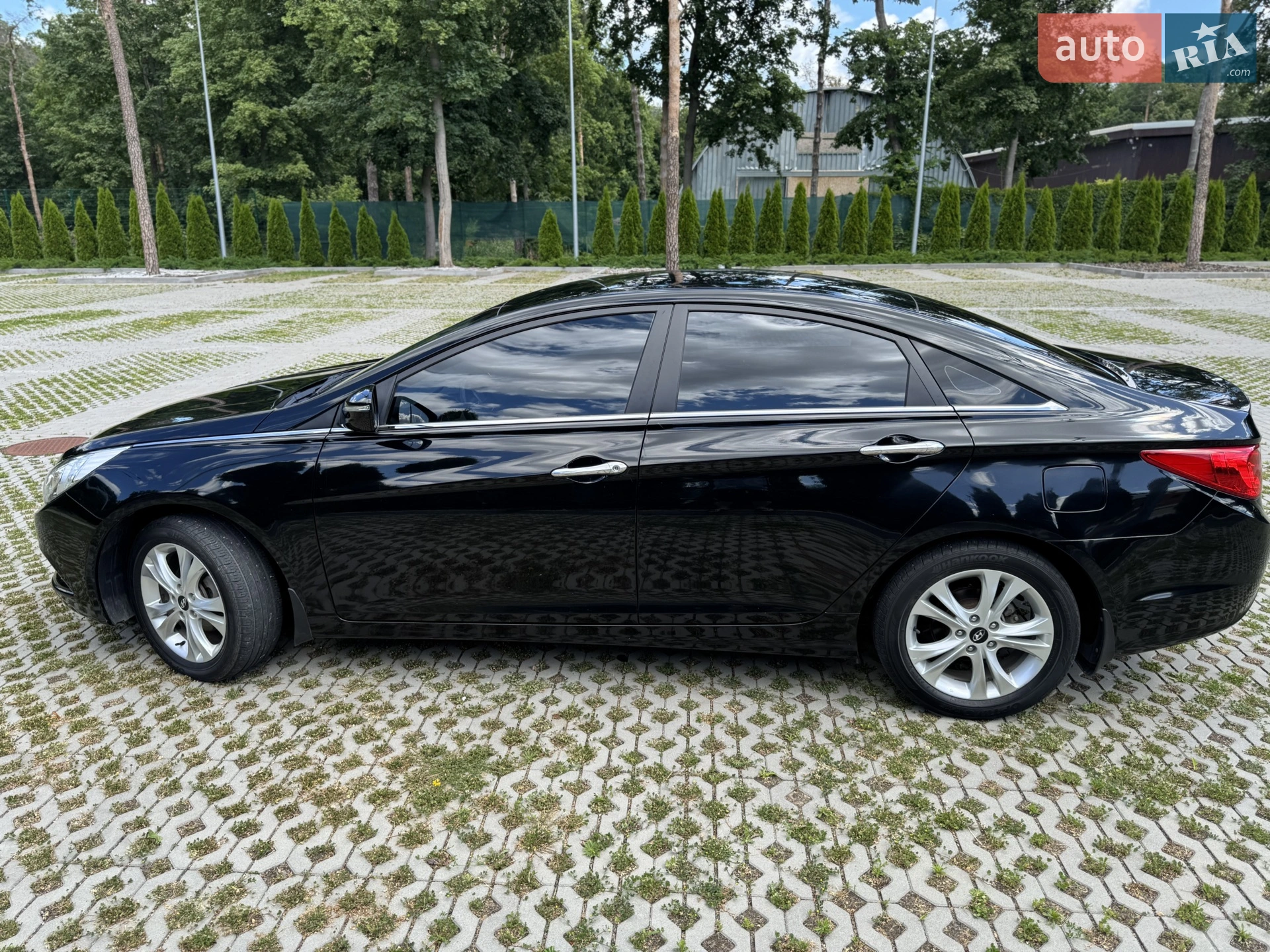 2010 Hyundai Sonata - мініатюра 12